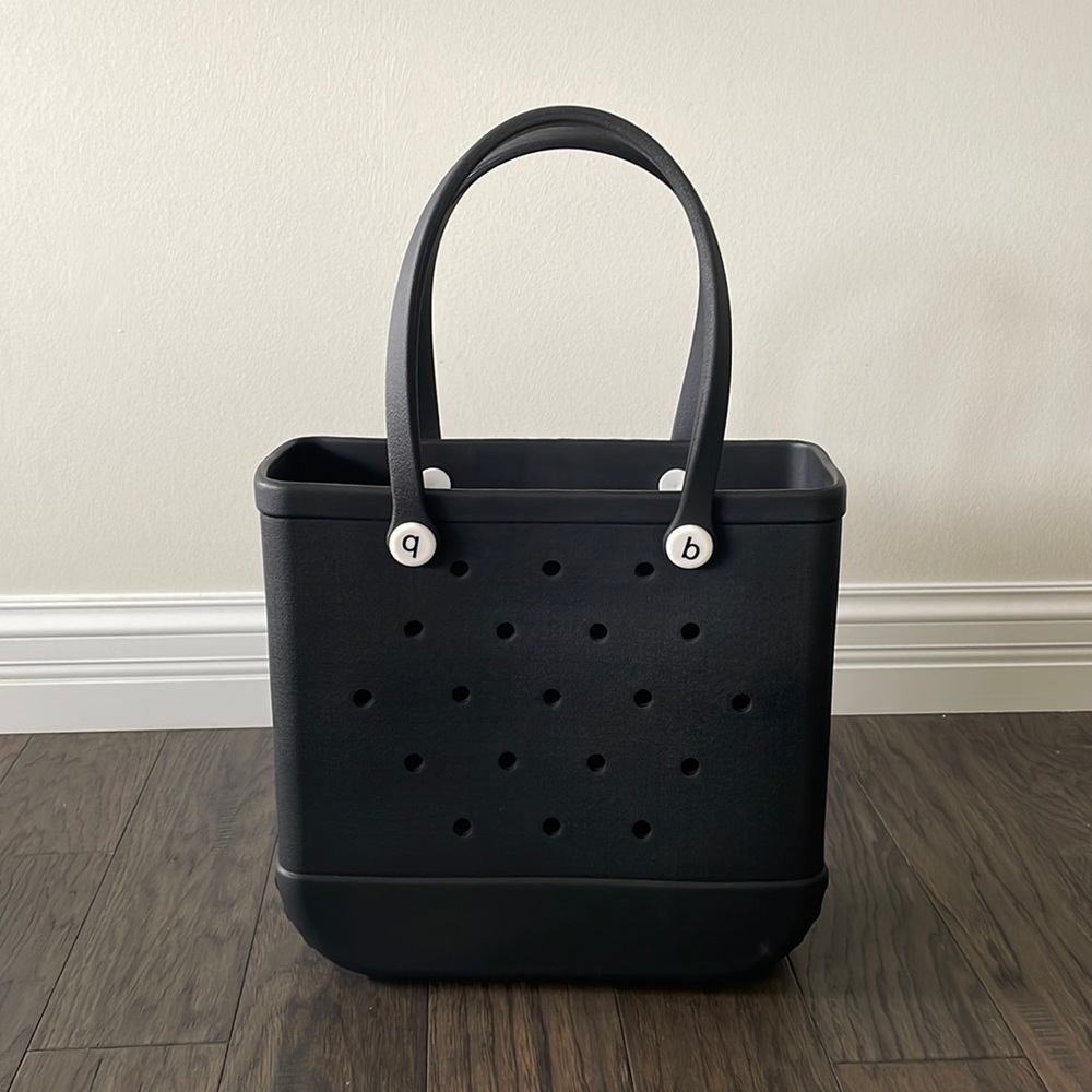 Black beach bag